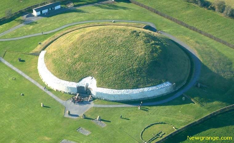 Brú na Bóinne (Newgrange)