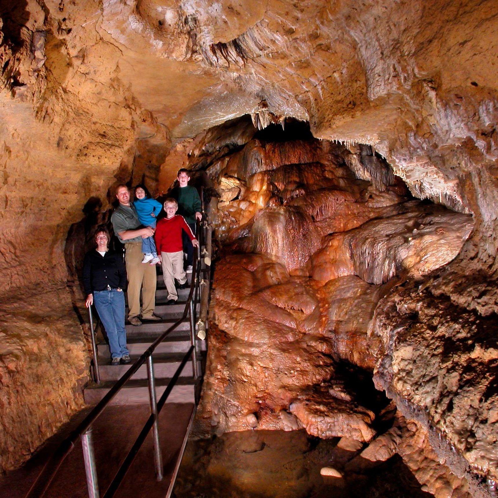 Cave of the Mounds in USA, Midwest