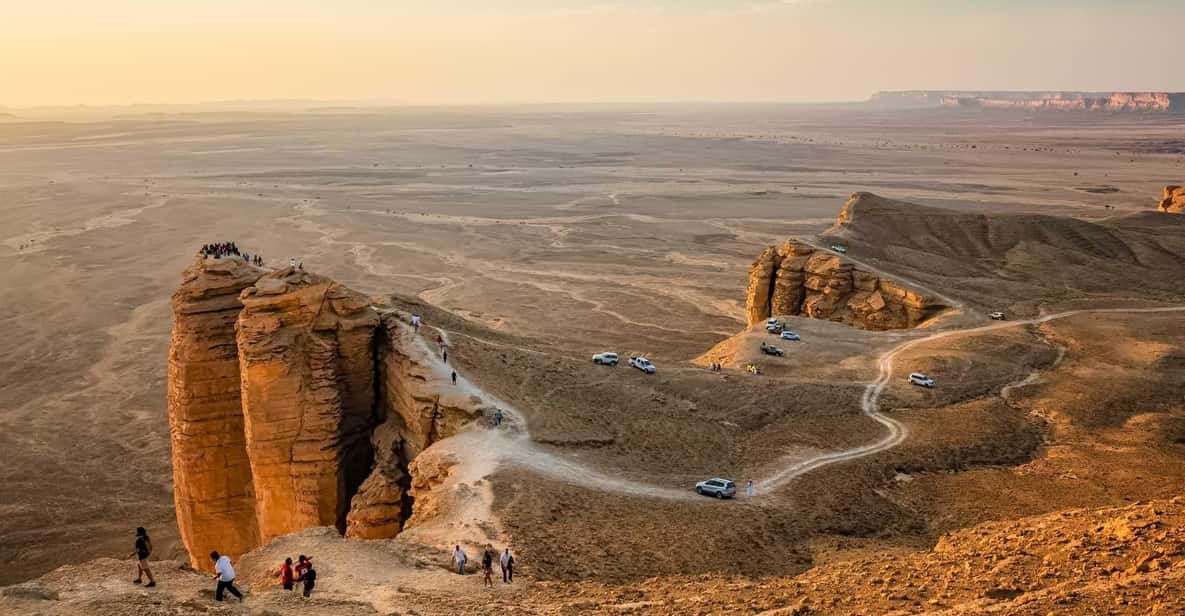 Edge of the World (near Riyadh) in Saudi Arabia Edge of the World (near Riyadh) in Saudi Arabia