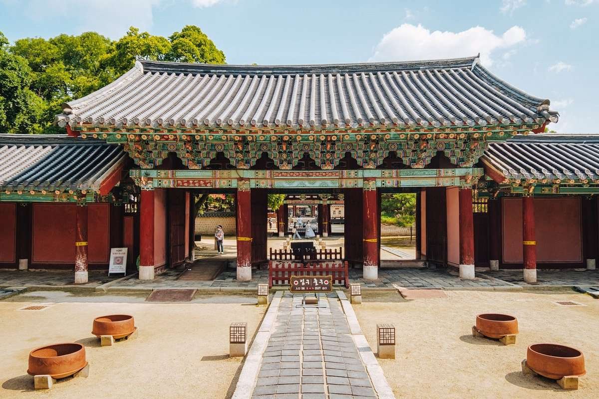 Gyeonggijeon Shrine in South Korea Gyeonggijeon Shrine in South Korea