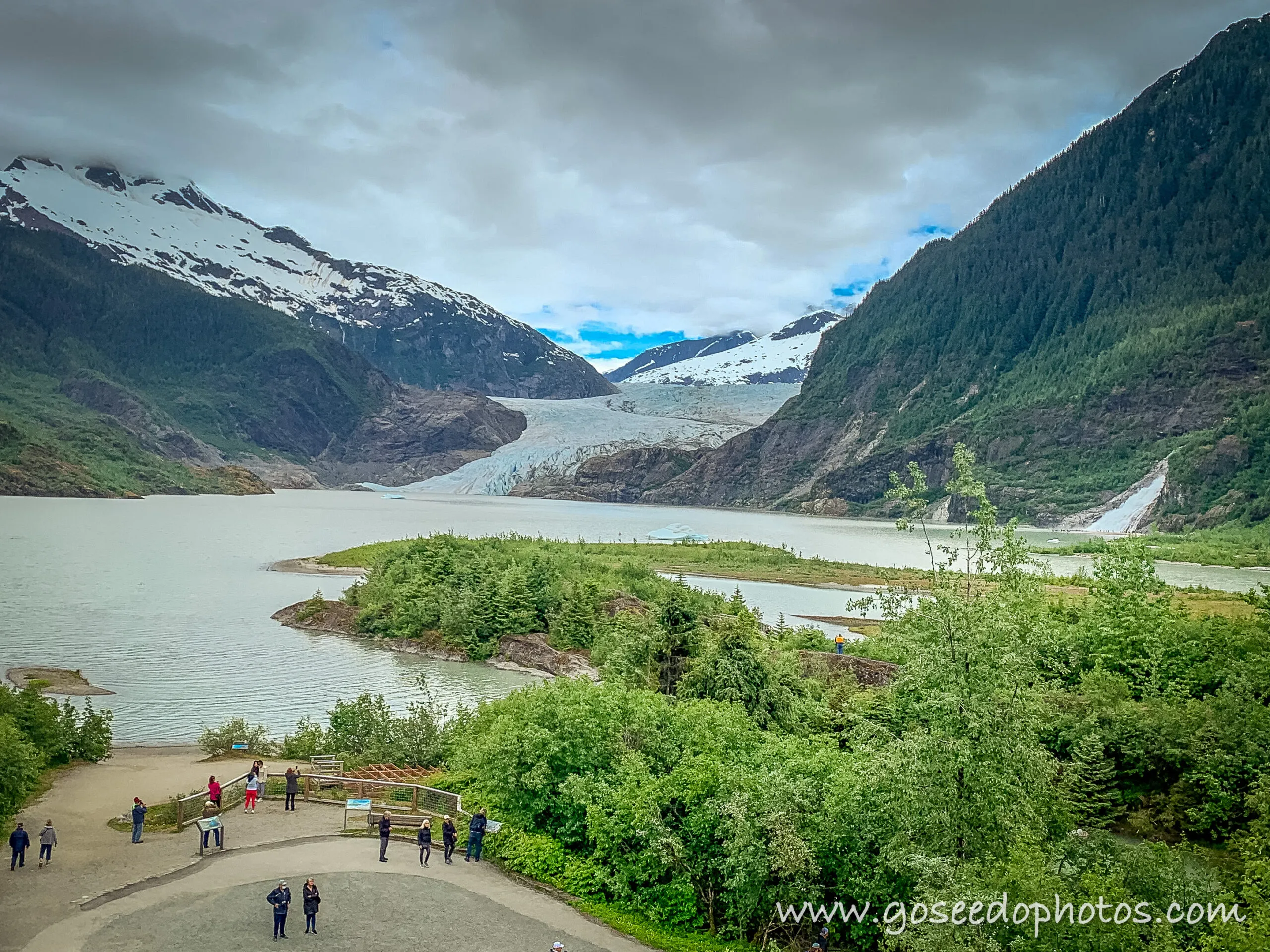 Mendenhall Glacier in USA