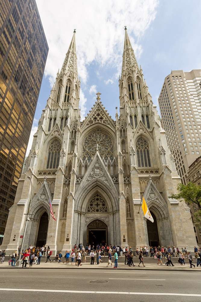 Rockefeller Center & St. Patrick’s Cathedral in USA Northeast