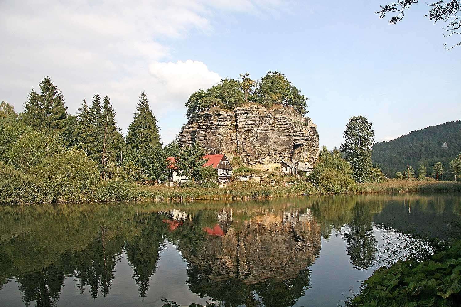 Sloup Castle 1 Sloup Castle