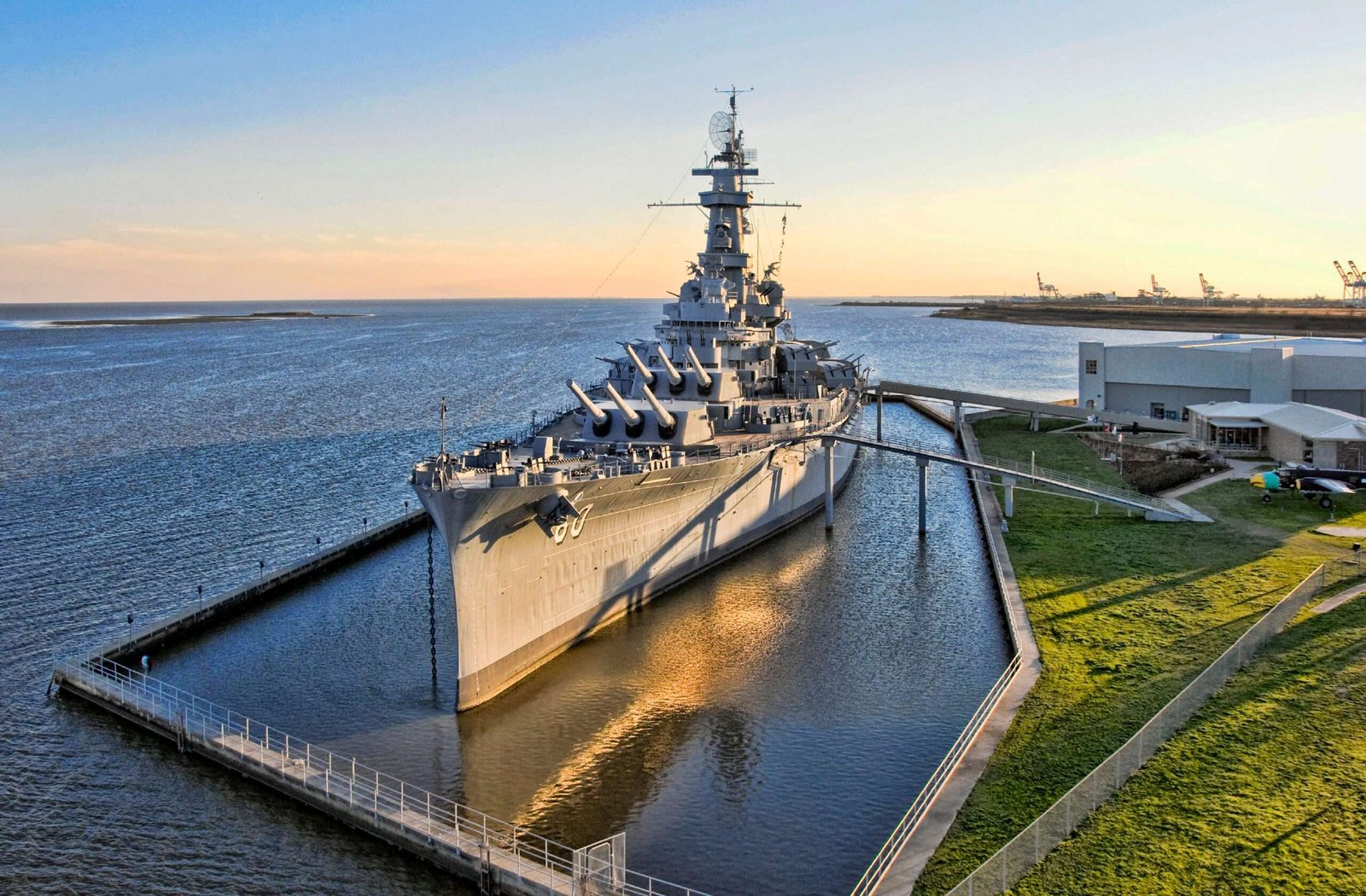 USS Alabama Battleship Memorial Park USS Alabama Battleship Memorial Park