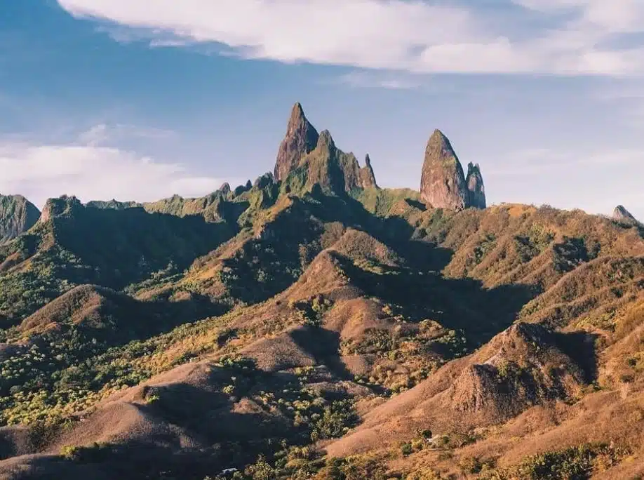 Ua Pou – Hiking the Basalt Spires 1 Hiking the Basalt Spires