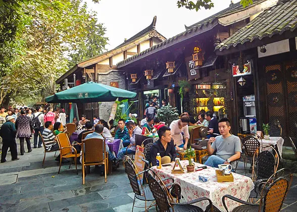 Wide and Narrow Alleys (Kuanzhai Xiangzi) 2 Wide and Narrow Alleys (Kuanzhai Xiangzi)