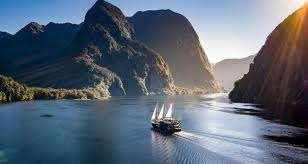 Milford Sound – Fiordland National Park in New Zealand Milford Sound – Fiordland National Park in New Zealand