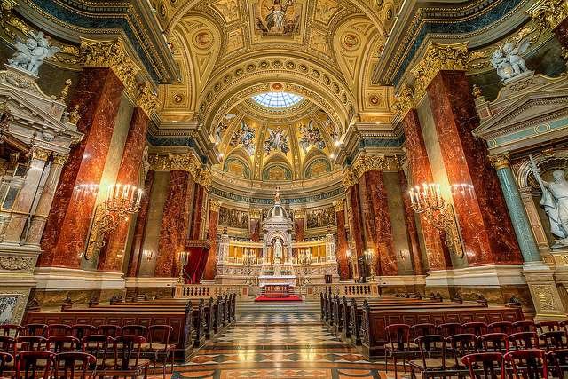 St. Stephen’s Basilica in Hungary St. Stephen’s Basilica in Hungary
